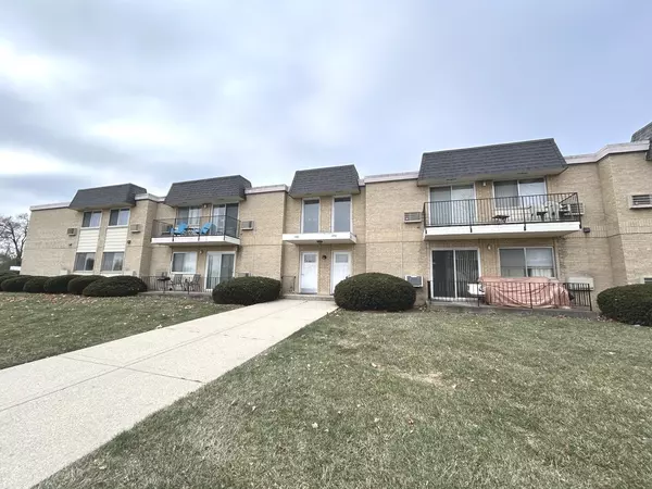 1430 N Evergreen Avenue #2B, Arlington Heights, IL 60004