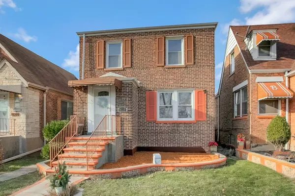 10238 S Prairie Avenue, Chicago, IL 60628