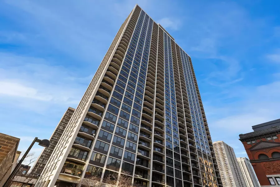 1560 N Sandburg Terrace #2603J, Chicago, IL 60610