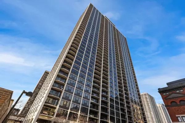 1560 N Sandburg Terrace #2603J, Chicago, IL 60610