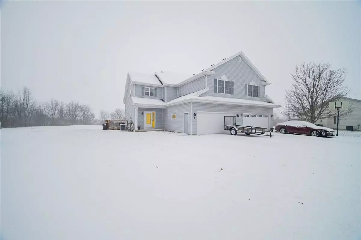 Downs, IL 61736,101 Labrador Lane