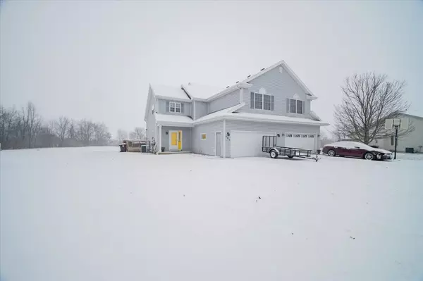 101 Labrador Lane, Downs, IL 61736