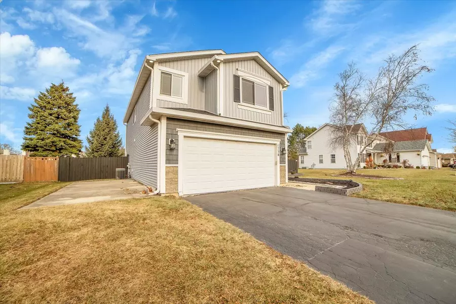 1758 Red Bud Road, Bolingbrook, IL 60490