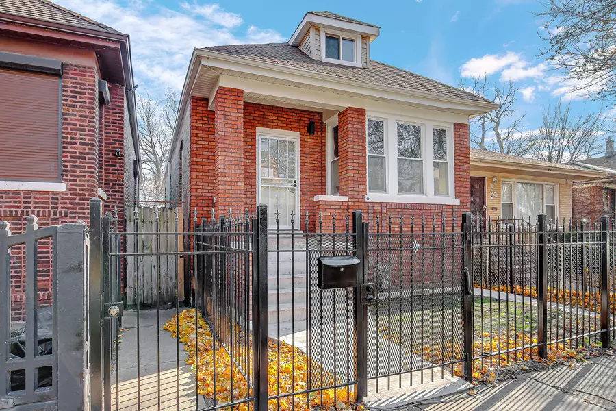 7921 S East End Avenue, Chicago, IL 60617