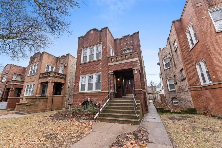 5023 W Agatite Avenue #1, Chicago, IL 60630