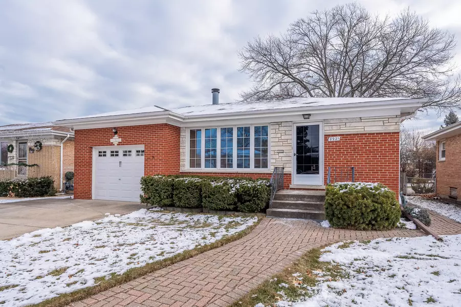 8921 Oleander Avenue, Morton Grove, IL 60053