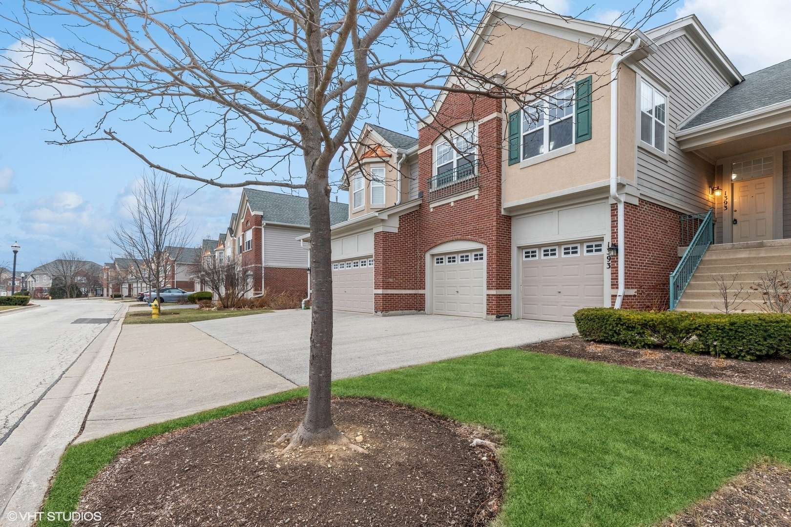 1393 Pinehurst Drive, Vernon Hills, IL 60061