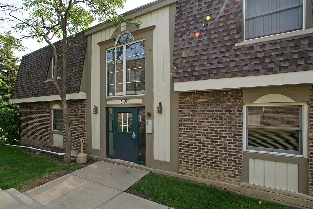 Buffalo Grove, IL 60089,649 Trace Drive #202