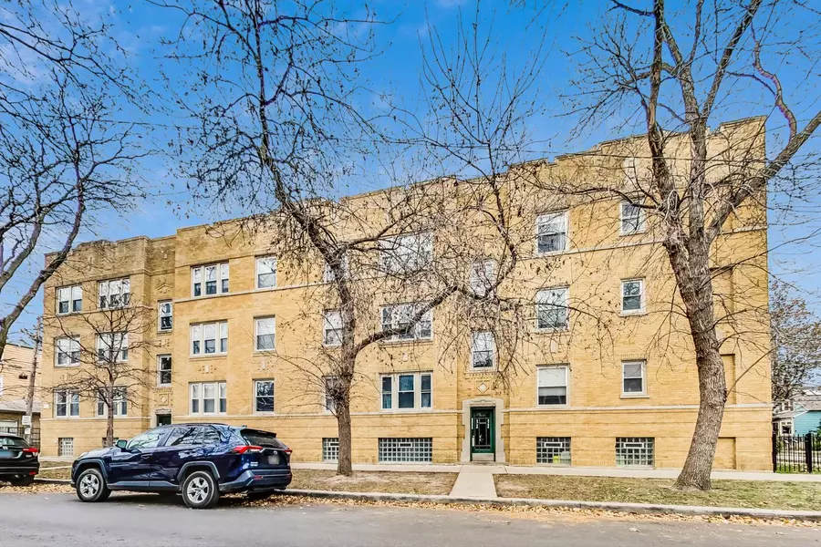 3738 W Berteau Avenue #G, Chicago, IL 60618