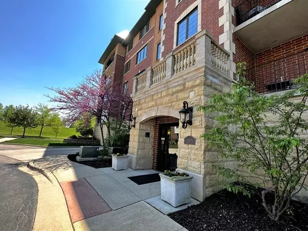 15630 Park Station Boulevard #304, Orland Park, IL 60462