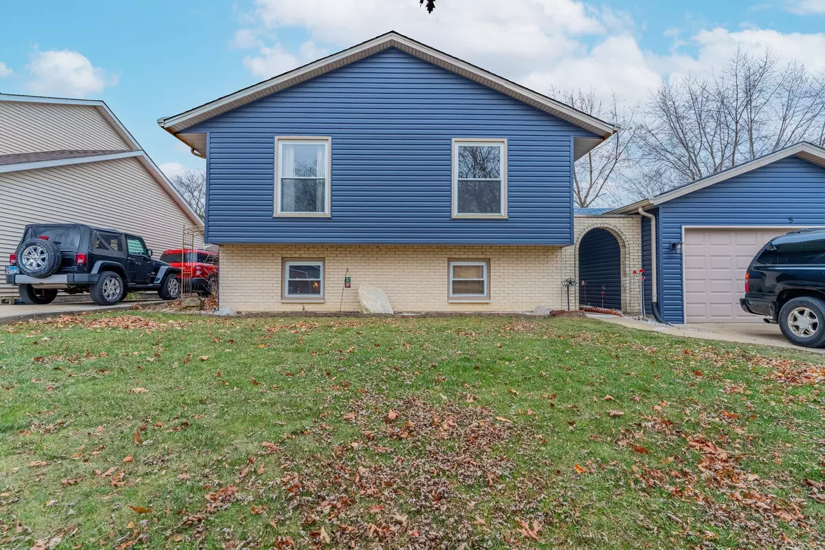 Streamwood, IL 60107,5 Spring Valley Lane