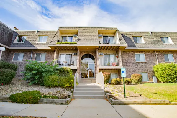 866 Crimson Court #1-105, Prospect Heights, IL 60070