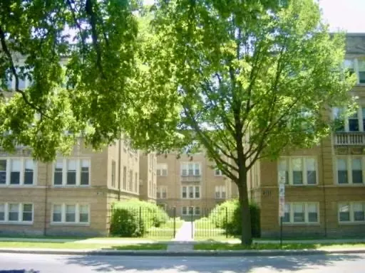 201 Washington Boulevard #1S, Oak Park, IL 60302