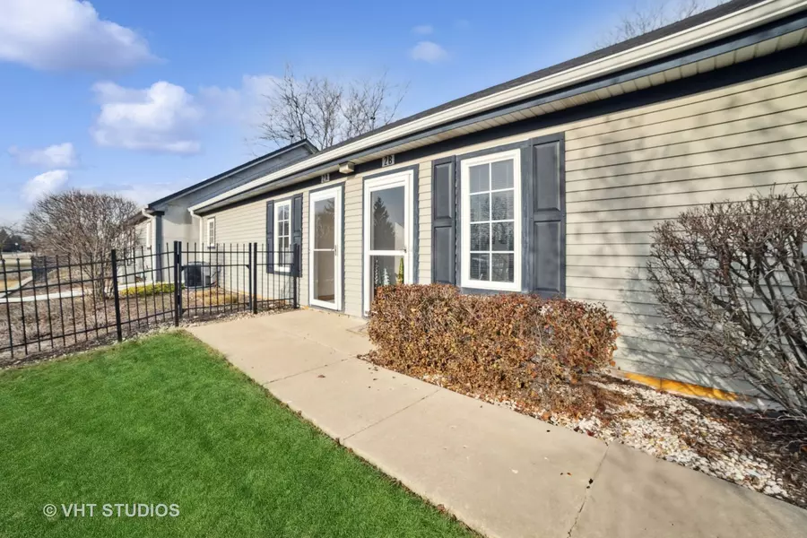 200 South Street #2A, Elburn, IL 60119