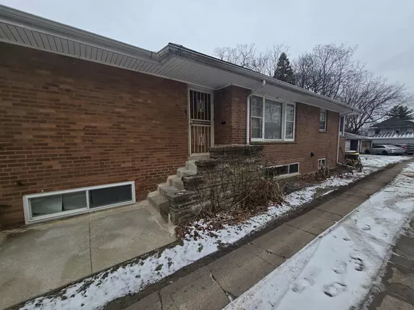 9745 S Vanderpoel Avenue, Chicago, IL 60643