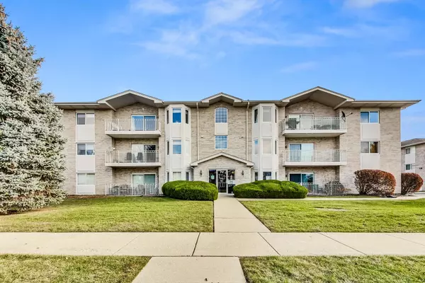 717 N 5th Avenue #303, Addison, IL 60101