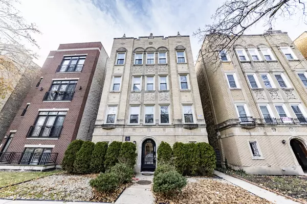 6136 N Mozart Street #1, Chicago, IL 60659