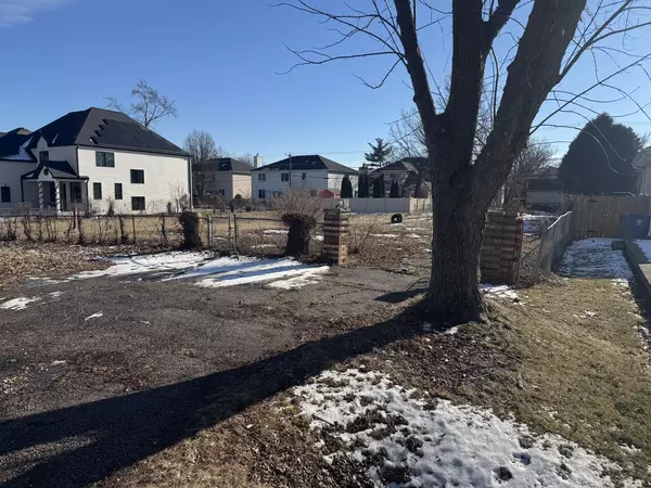 Bensenville, IL 60106,17W335 E Crest Avenue
