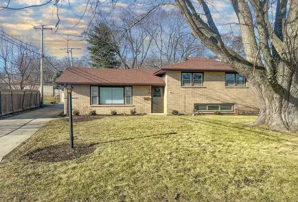 2414 Corona Road, Waukegan, IL 60087