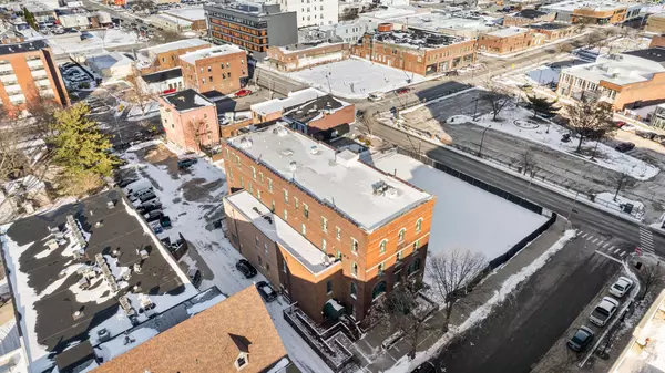 Champaign, IL 61820,112 W Hill Street