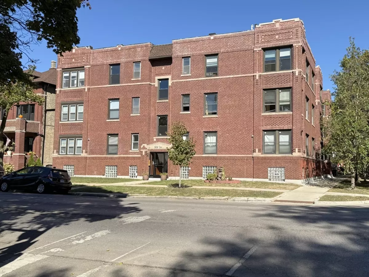 Chicago, IL 60625,2106 W WILSON Avenue #2