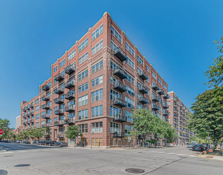 1500 W Monroe Street #517, Chicago, IL 60607