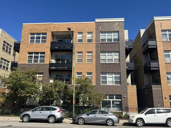 2935 N Clybourn Avenue #403, Chicago, IL 60618