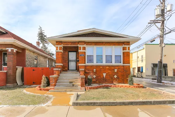 1542 N Luna Avenue, Chicago, IL 60651