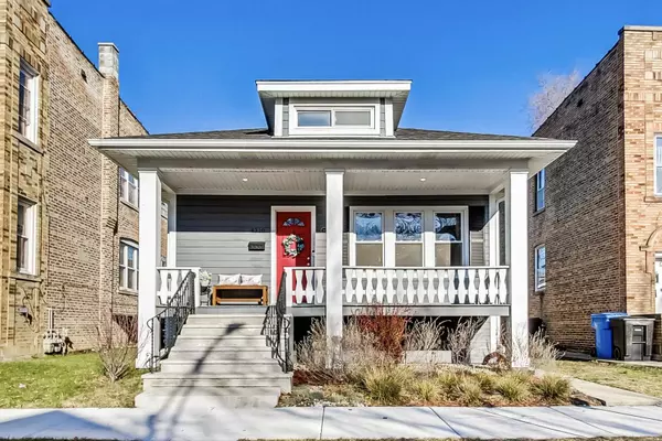 4310 W Belle Plaine Avenue, Chicago, IL 60641