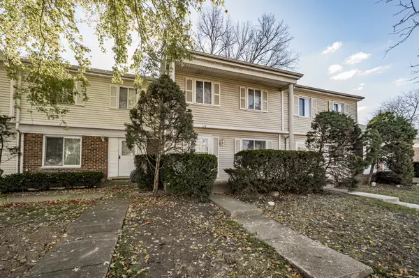 Bolingbrook, IL 60440,128 Jamestown Lane #128