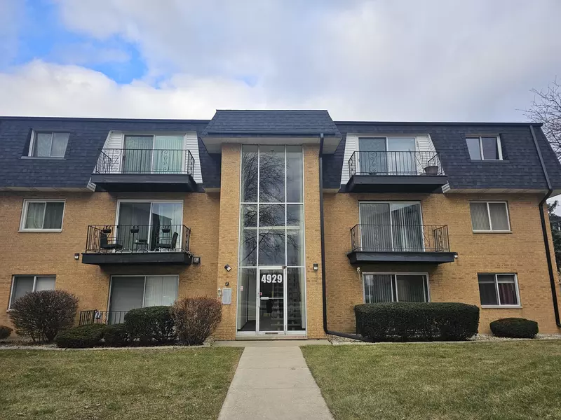 4929 W 109th Street #303, Oak Lawn, IL 60453