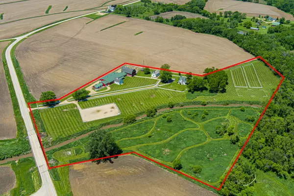 Elizabeth, IL 61028,8585 S Derinda Road