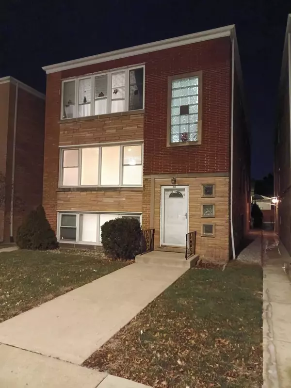 5754 W Montrose Avenue, Chicago, IL 60634