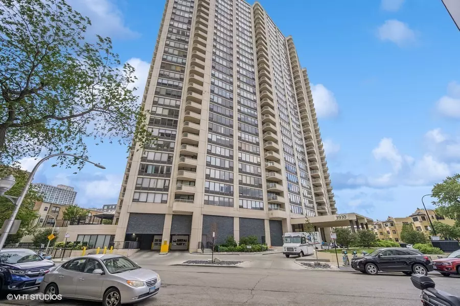 Chicago, IL 60613,3930 N Pine Grove Avenue #2804