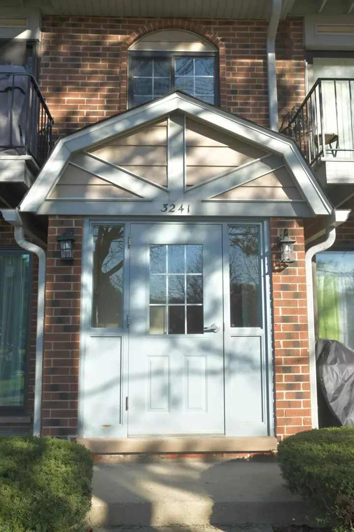 Northbrook, IL 60062,3241 Milwaukee Avenue #1F