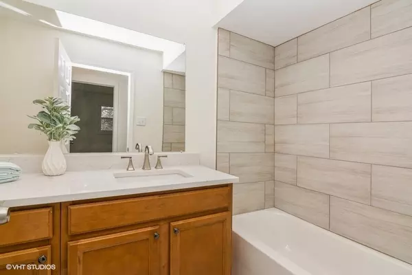 South Holland, IL 60473,1142 E 159th Place