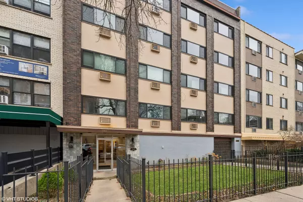 561 W Stratford Place #4A, Chicago, IL 60657