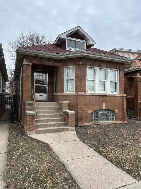 5536 W Melrose Street, Chicago, IL 60641