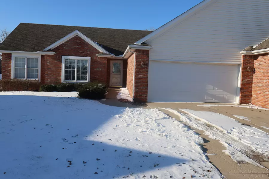 301 Fieldcrest Court, Normal, IL 61761