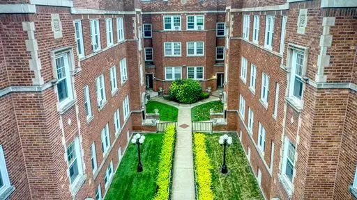 6114 N Winthrop Avenue #2S, Chicago, IL 60660