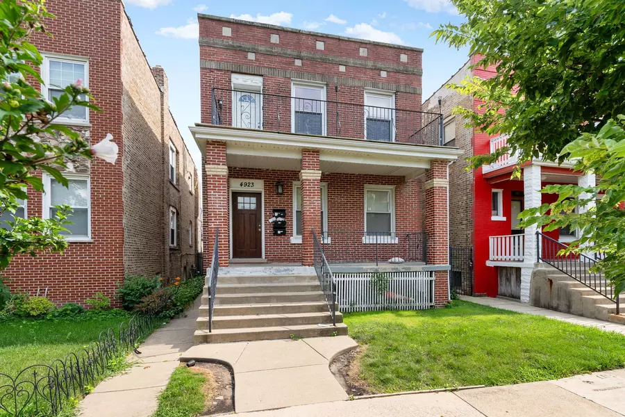 4923 W Henderson Street, Chicago, IL 60641