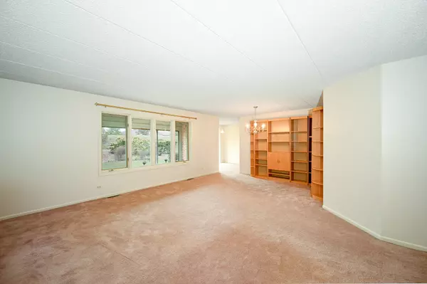Palos Park, IL 60464,9838 Terrace Court #E1
