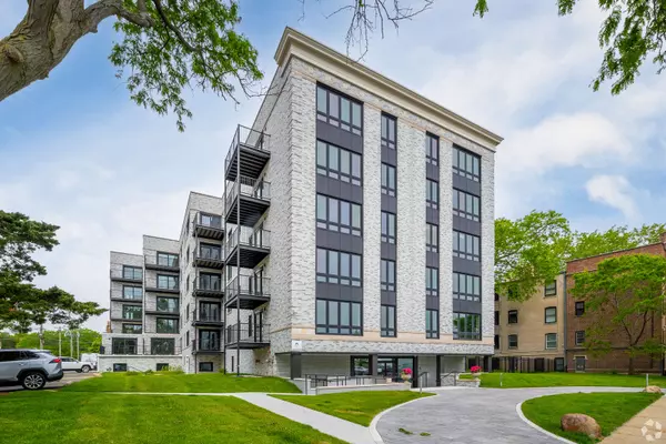 550 Sheridan Square #206, Evanston, IL 60202