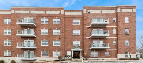 245 W Johnson Street #307, Palatine, IL 60067