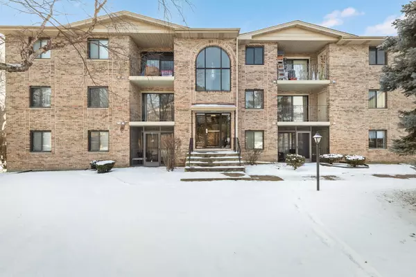 4922 134th Street #305, Crestwood, IL 60418