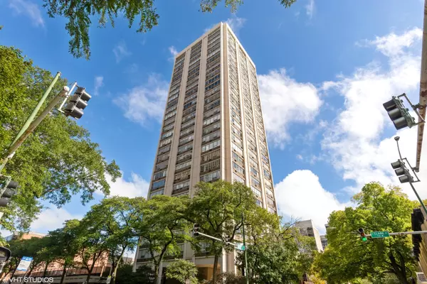 70 W Burton Place #805F, Chicago, IL 60610