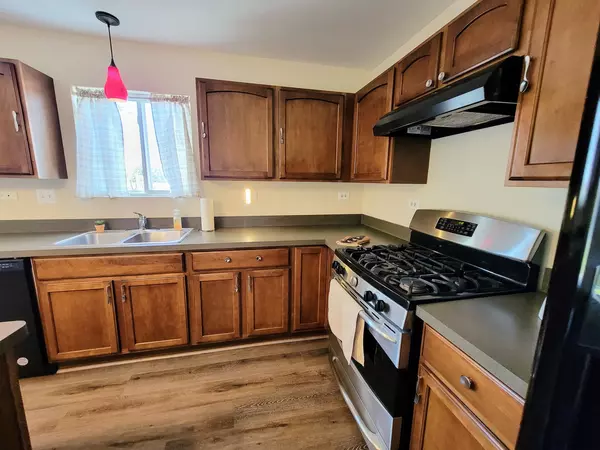 Cortland, IL 60112,283 N Blue Jay Street