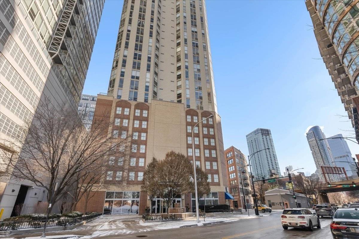 645 N Kingsbury Street #1801, Chicago, IL 60654