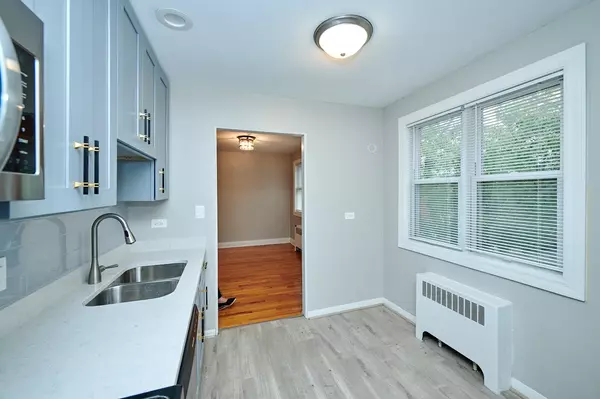 Chicago, IL 60659,6250 N Francisco Avenue #3AW