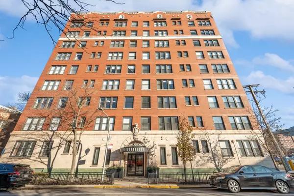 4157 N Clarendon Avenue #800, Chicago, IL 60613